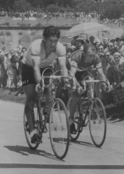 Giro d&#39;Italia 1953, settima tappa: lo sprint vincente di Giovanni Corrieri su Alfredo Martini